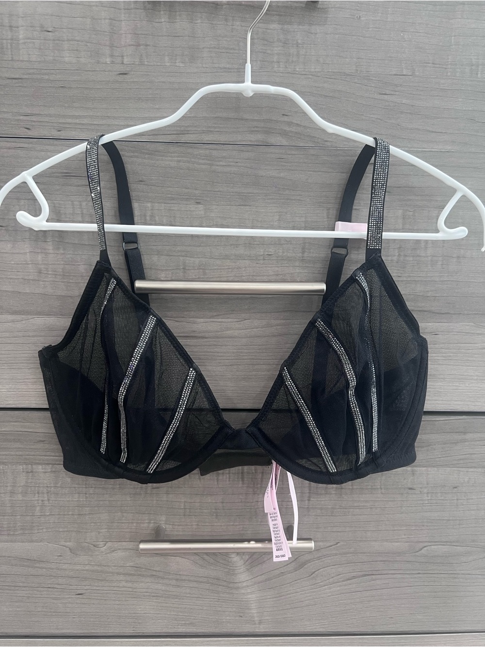 Victoria's Secret very sexy Demi bra 36D new with tags